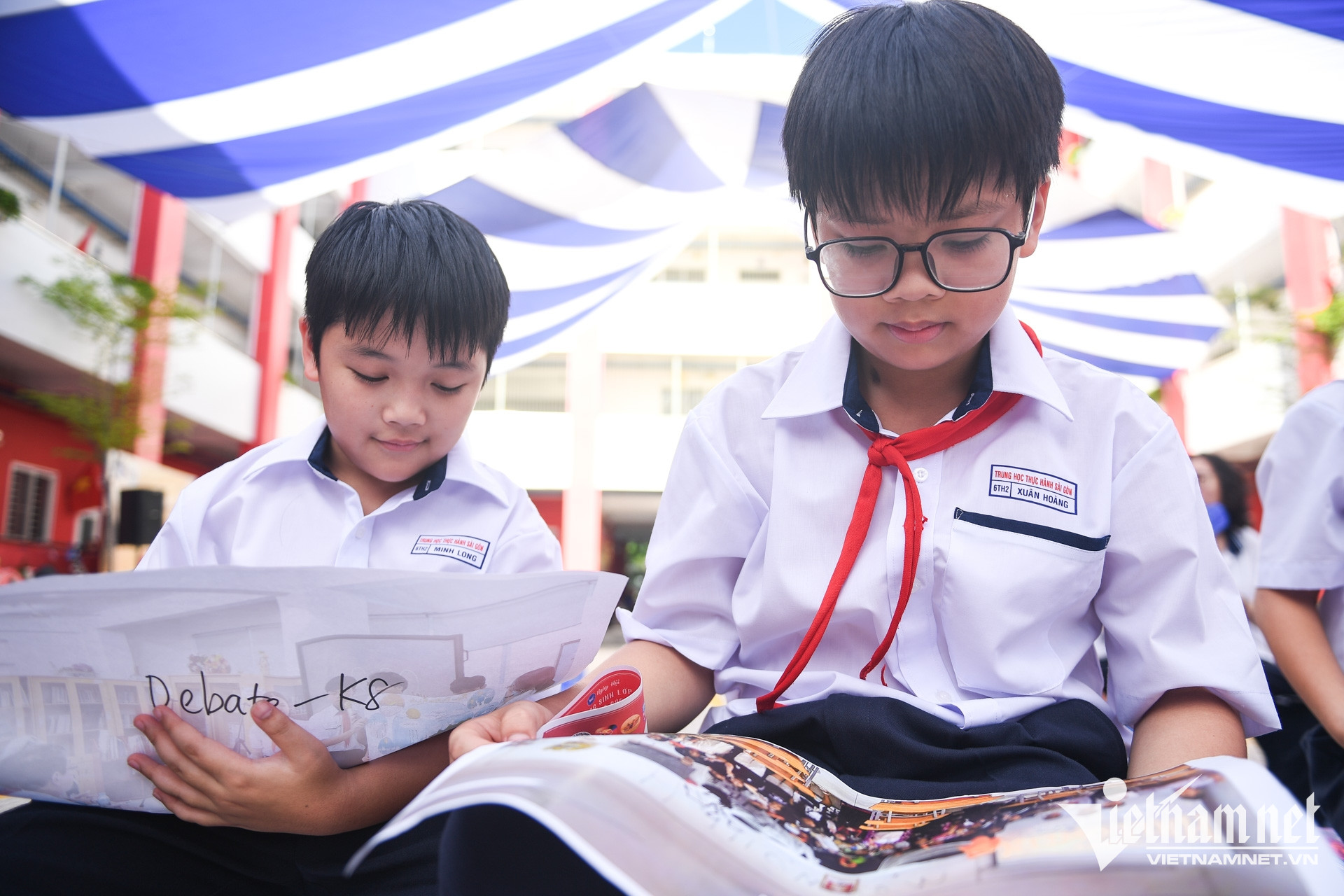 W-học sinh TPHCM   Nguyễn Huế 10.jpg
