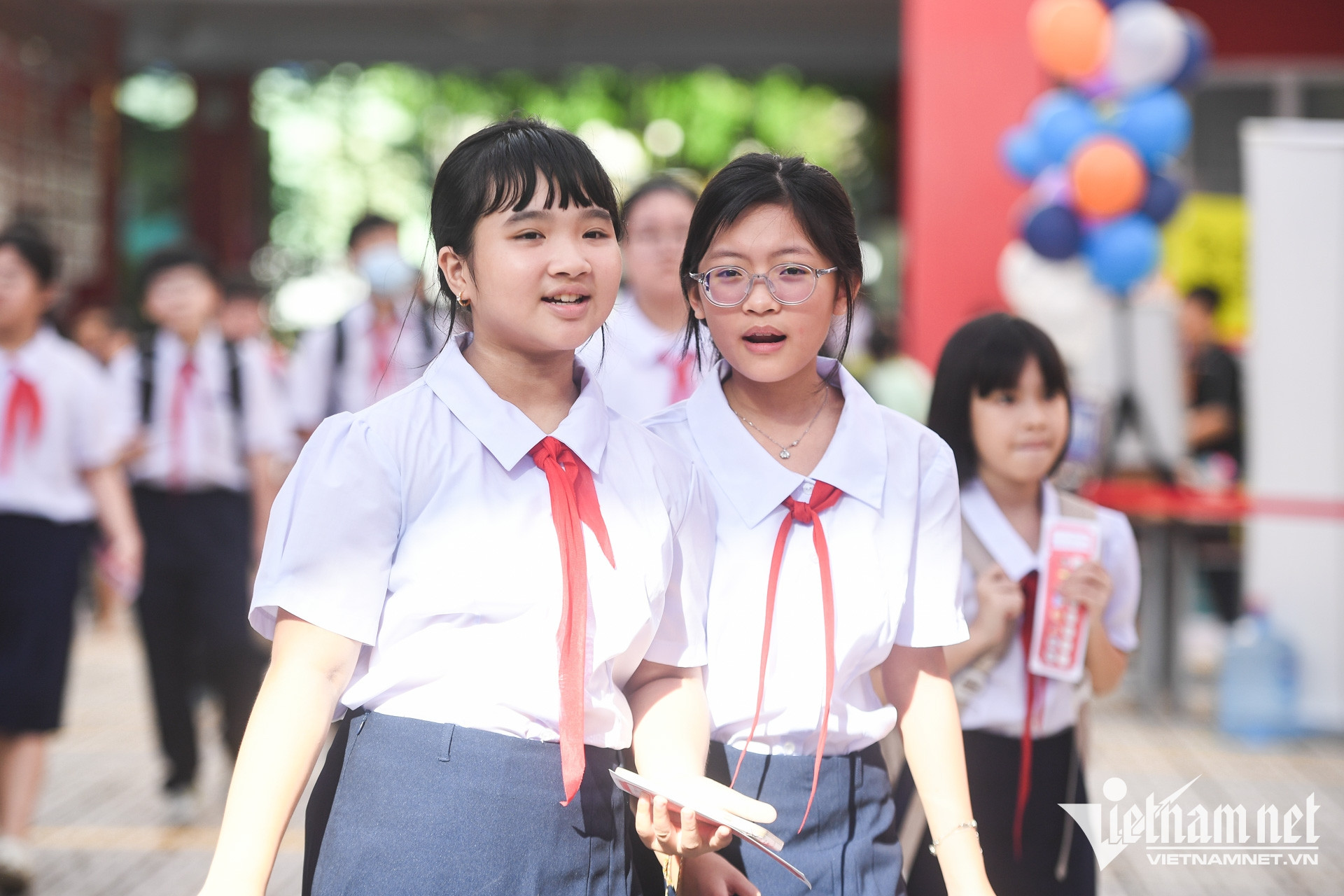 https://static-images.vnncdn.net/vps_images_publish/000001/000003/2026/8/27/w-hoc-sinh-tphcm-nguyen-hue-1568.jpg