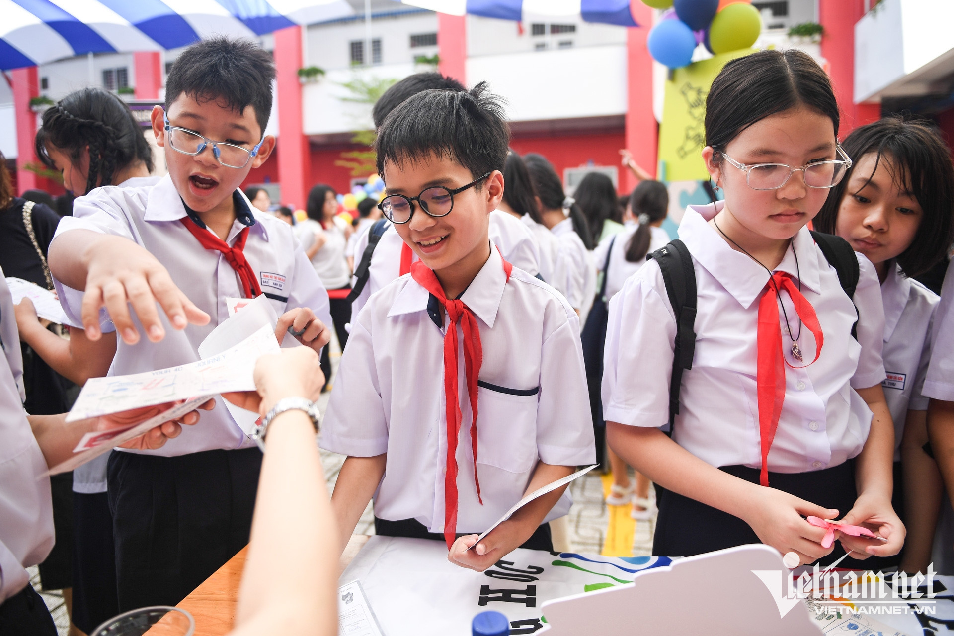 W-học sinh TPHCM   Nguyễn Huế 18.jpg