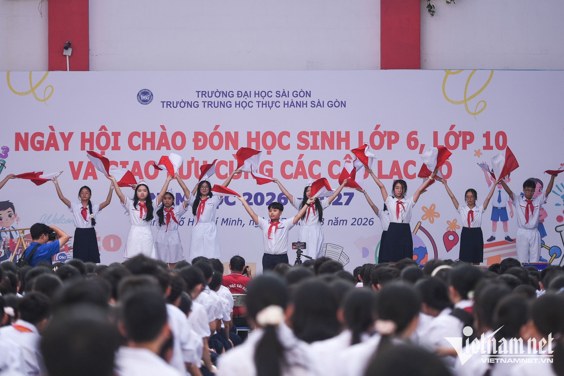 W-học sinh TPHCM   Nguyễn Huế 9.jpg