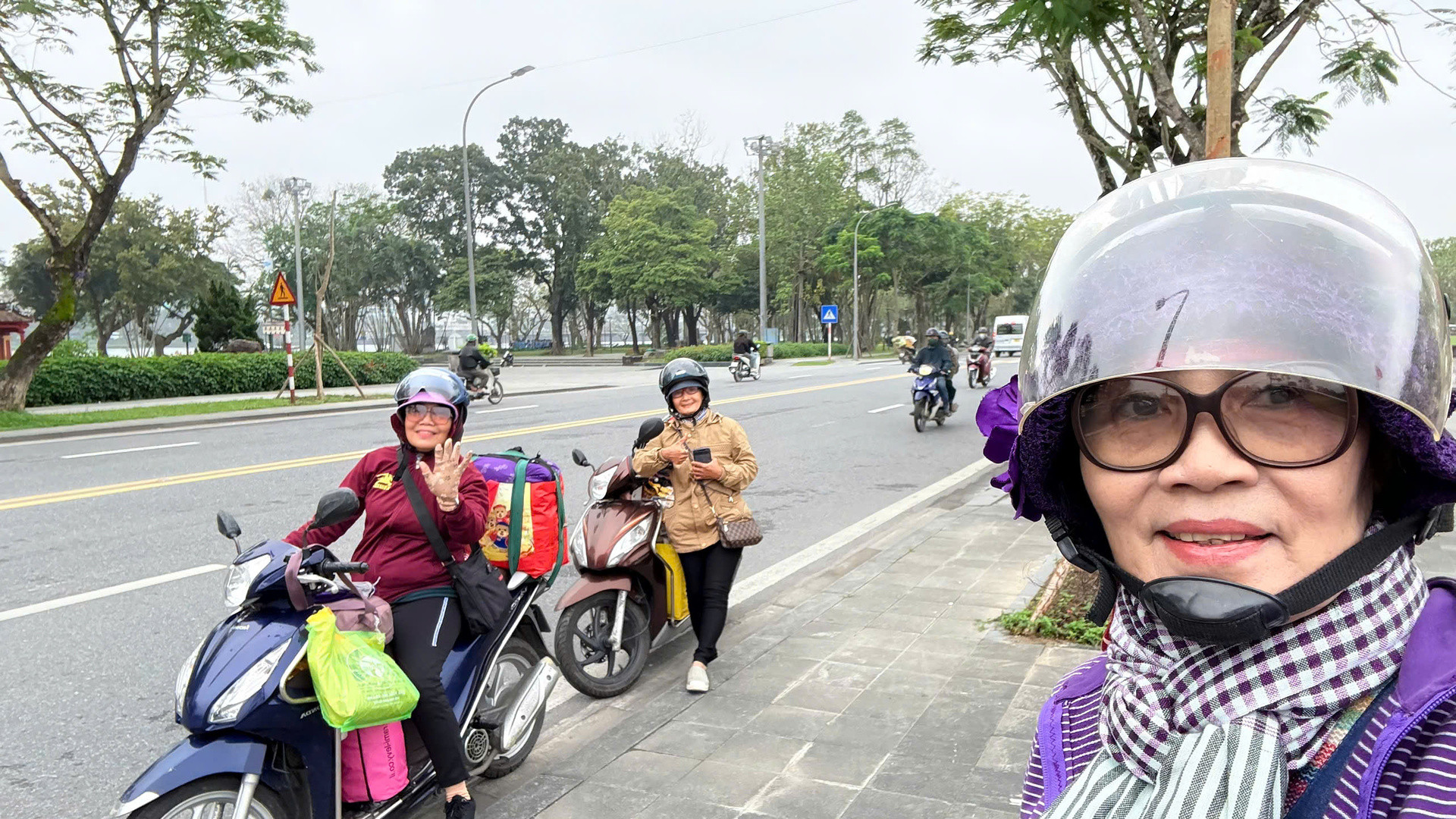 xuyên việt xe máy