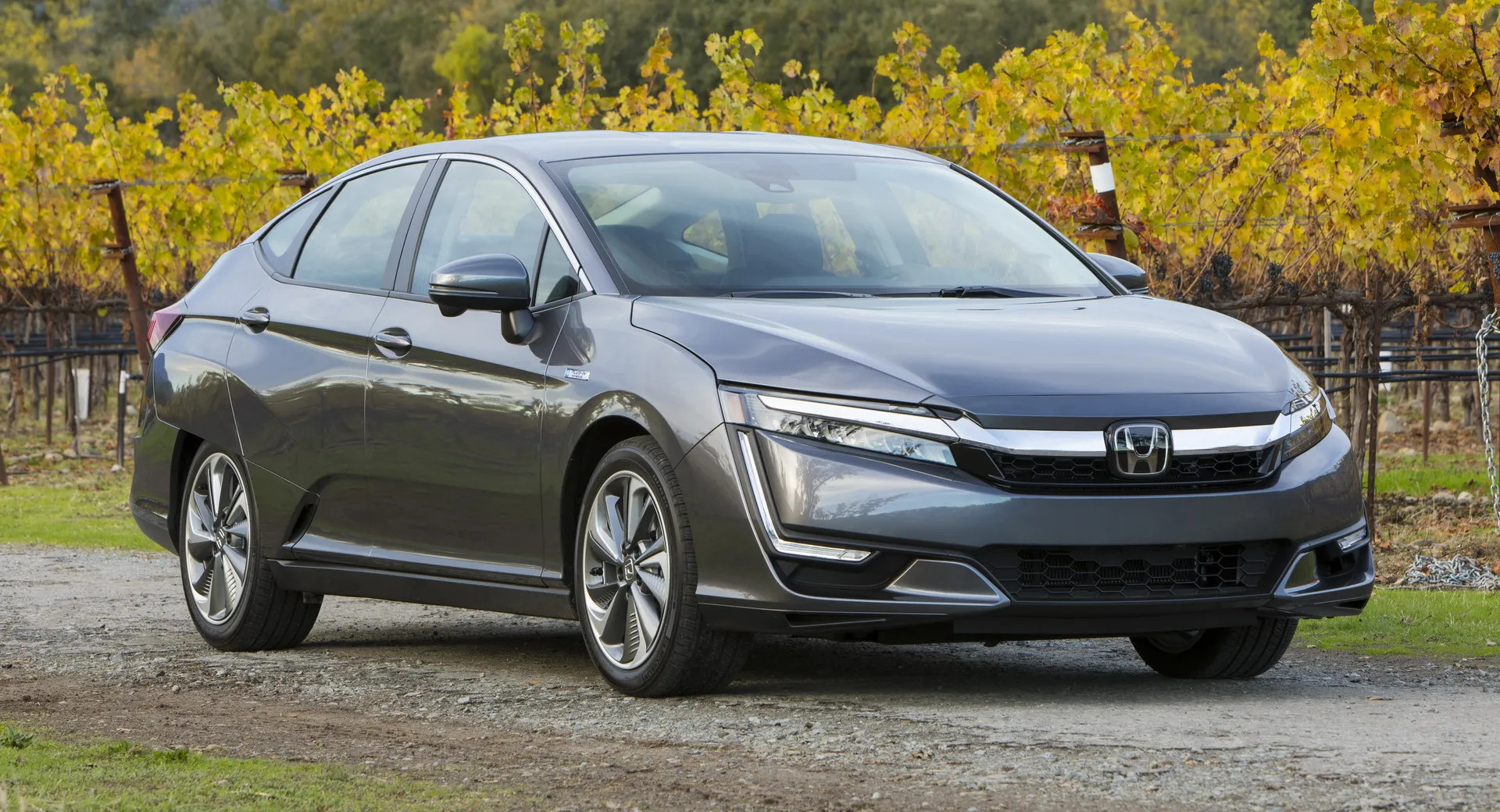 2020_Honda_Clarity_Plug In_Hybrid_00.webp