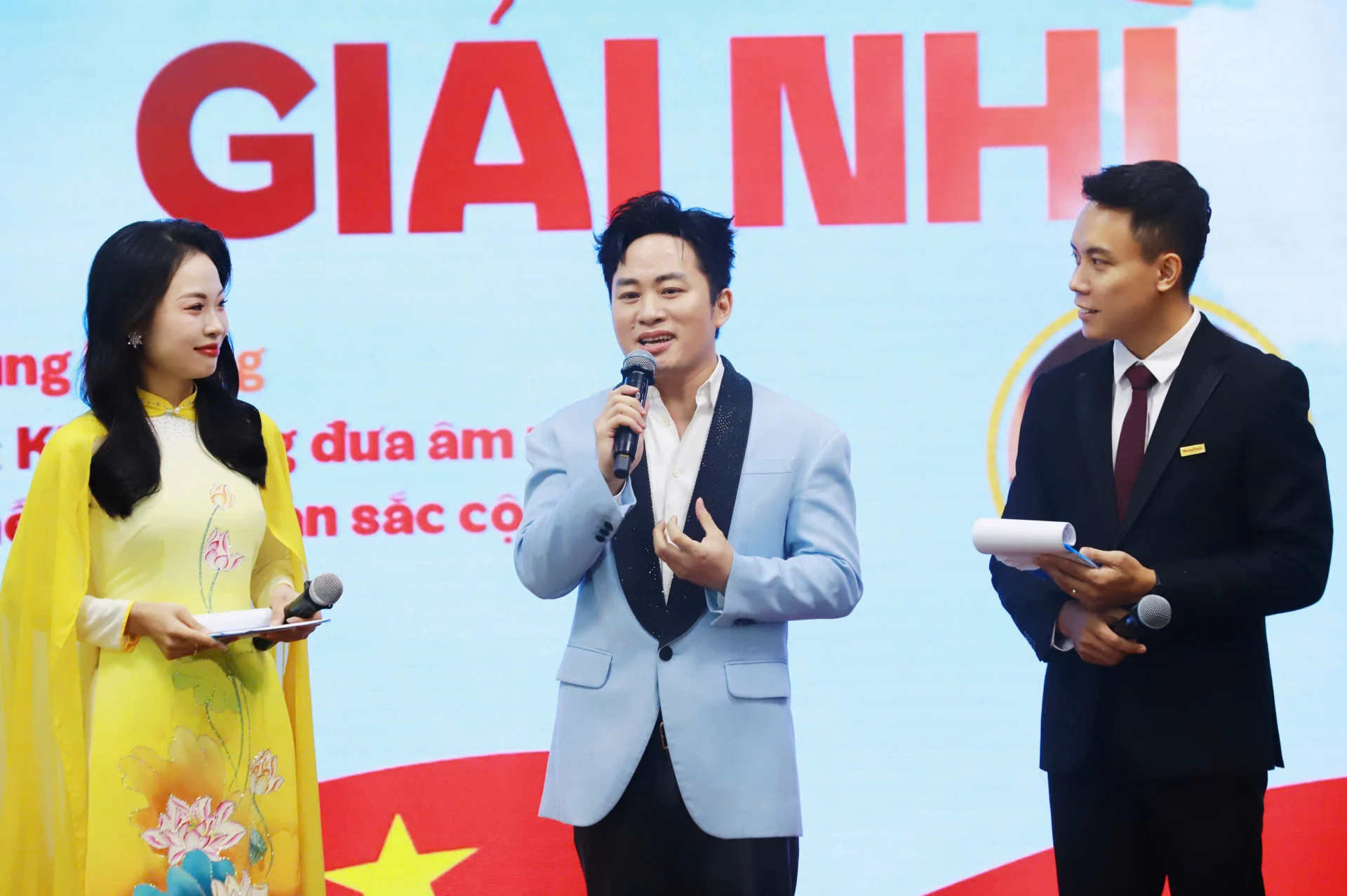 ca si tung duong giai nhi 1103.jpg.webp