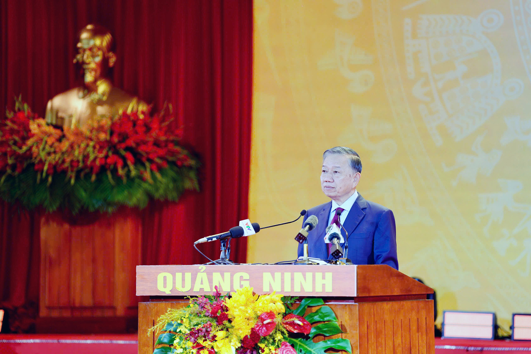 chinh mau.jpg