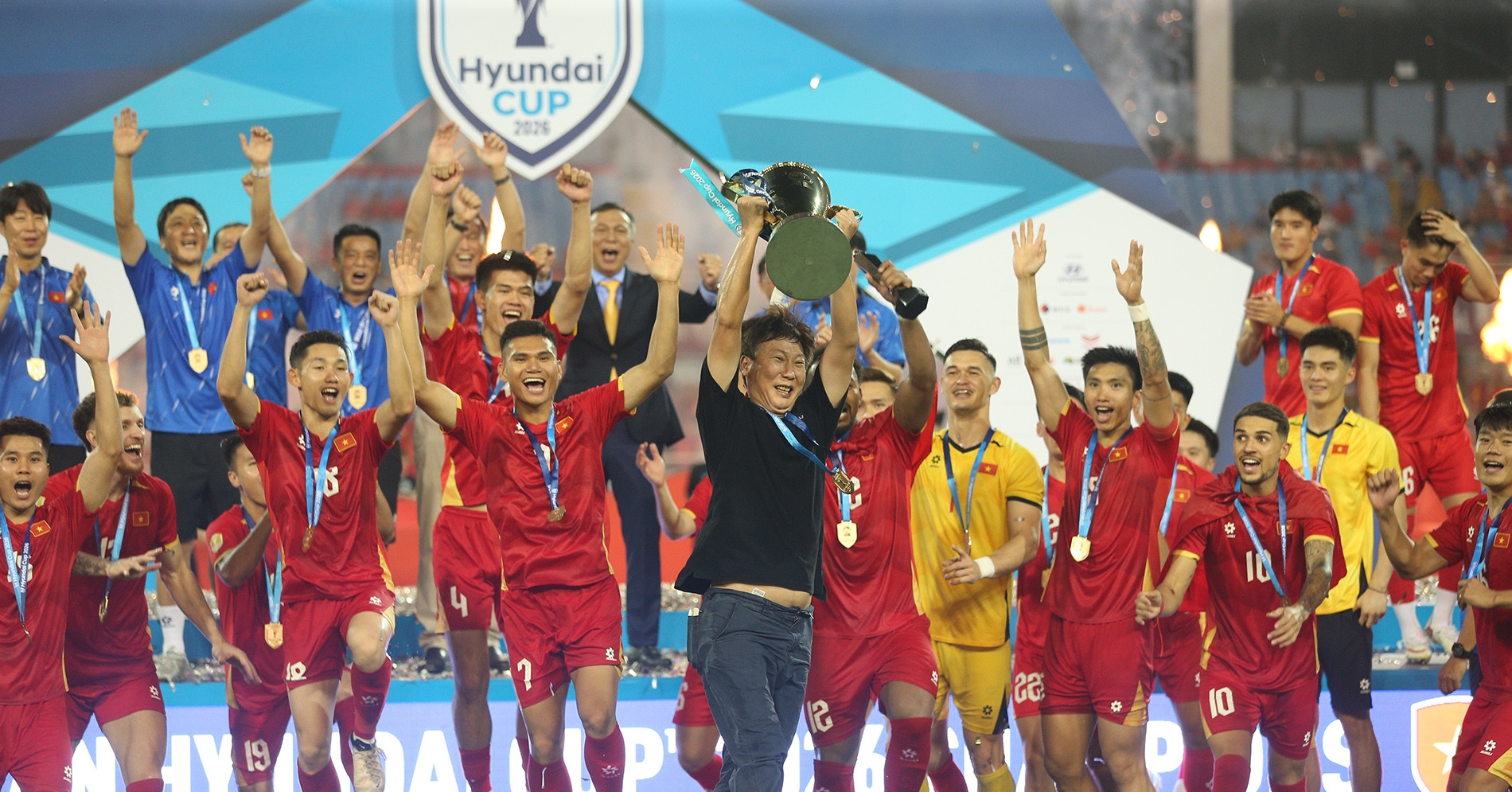 HLV Kim Sang Sik: Thay Đình Bắc là quyết định khó khăn nhất