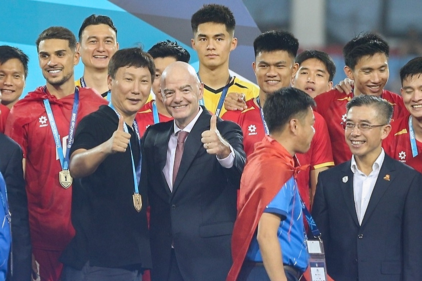 HLV Kim Sang Sik tiết lộ điều Chủ tịch FIFA mong ở tuyển Việt Nam