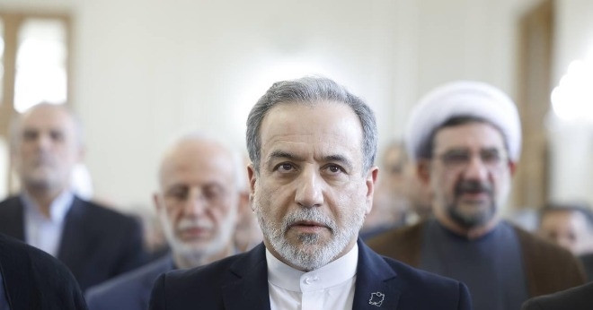 Iran để ngỏ khả năng nối lại đối thoại với Mỹ, tuyên bố kiểm soát Hormuz