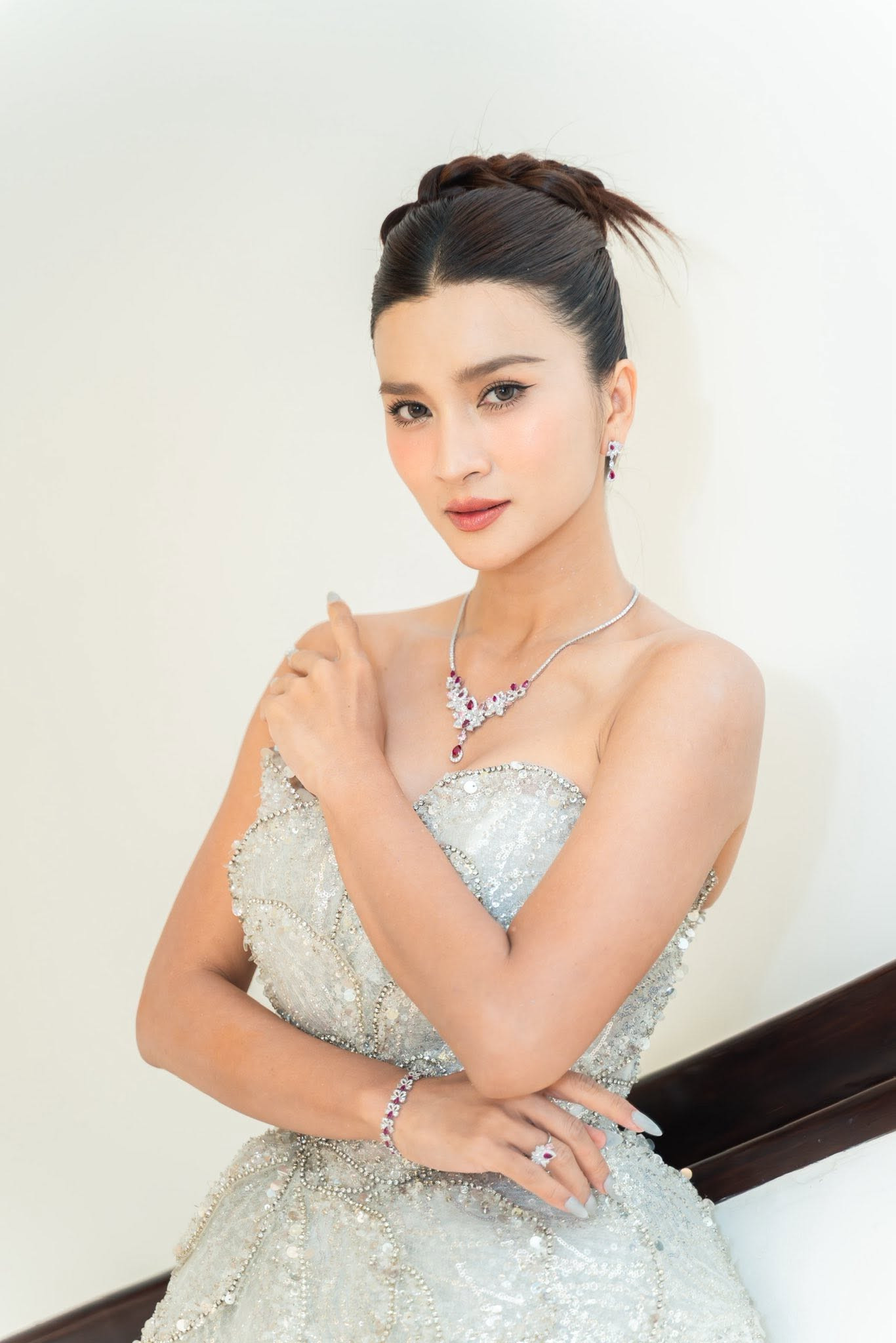 https://static-images.vnncdn.net/vps_images_publish/000001/000003/2026/8/28/kimtuyen2-2399.jpeg
