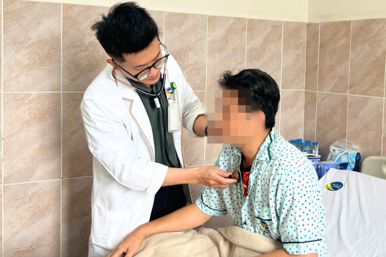 Người đàn ông 34 tuổi nguy kịch sau chuyến du lịch vì một sai lầm