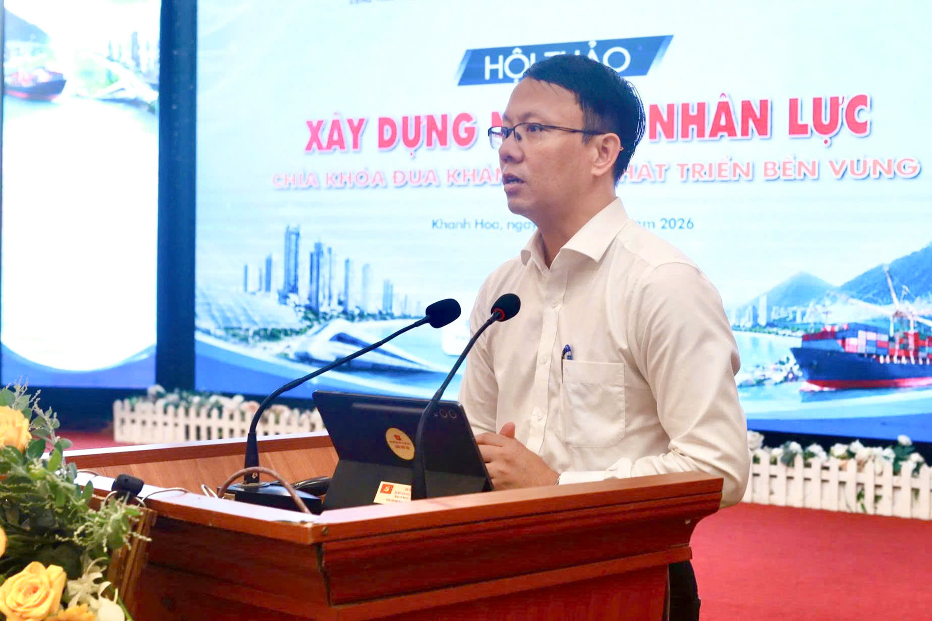 Pho Chu tich ubnd khanh hoa 1.jpg
