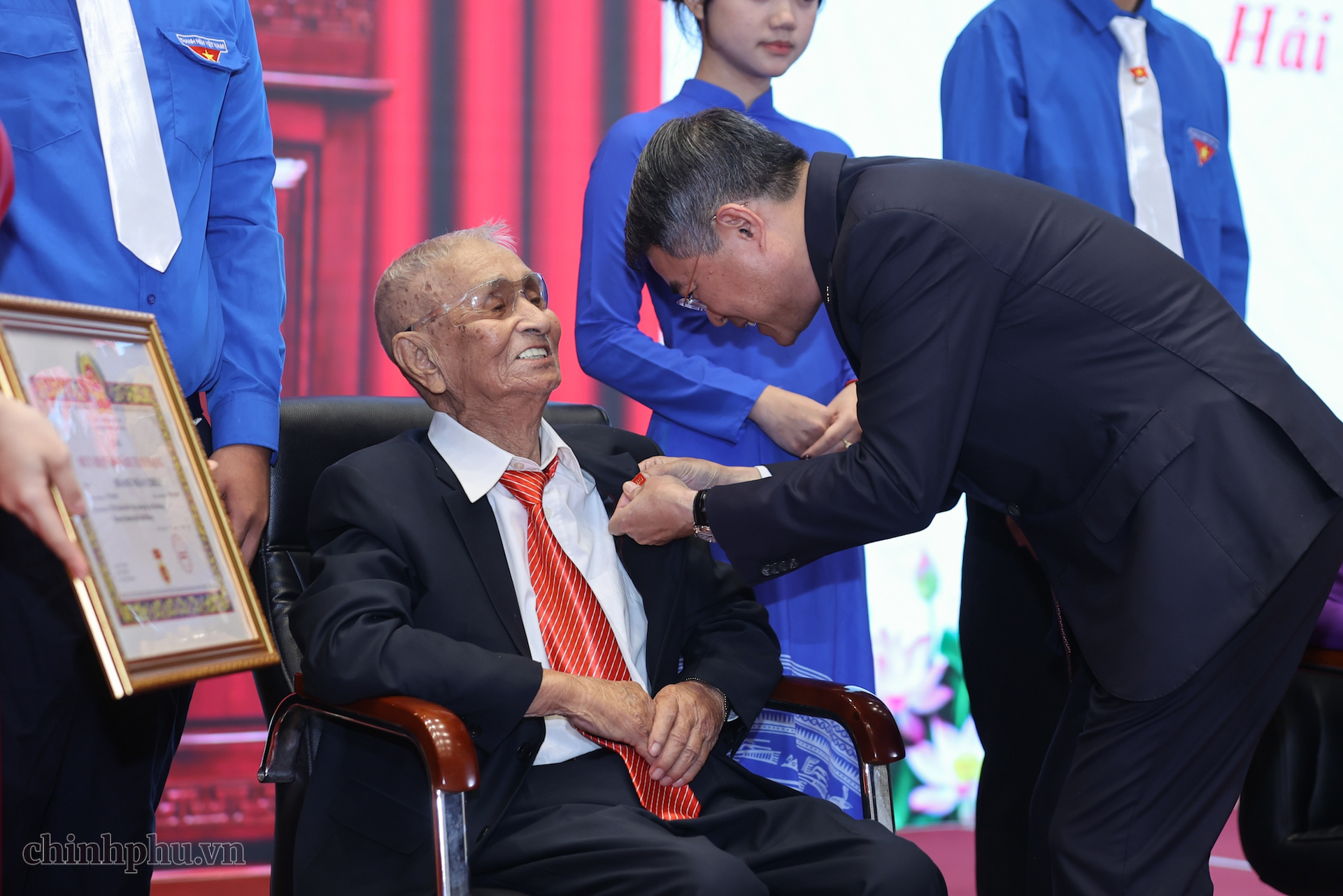 thu tuong 5 2889.png