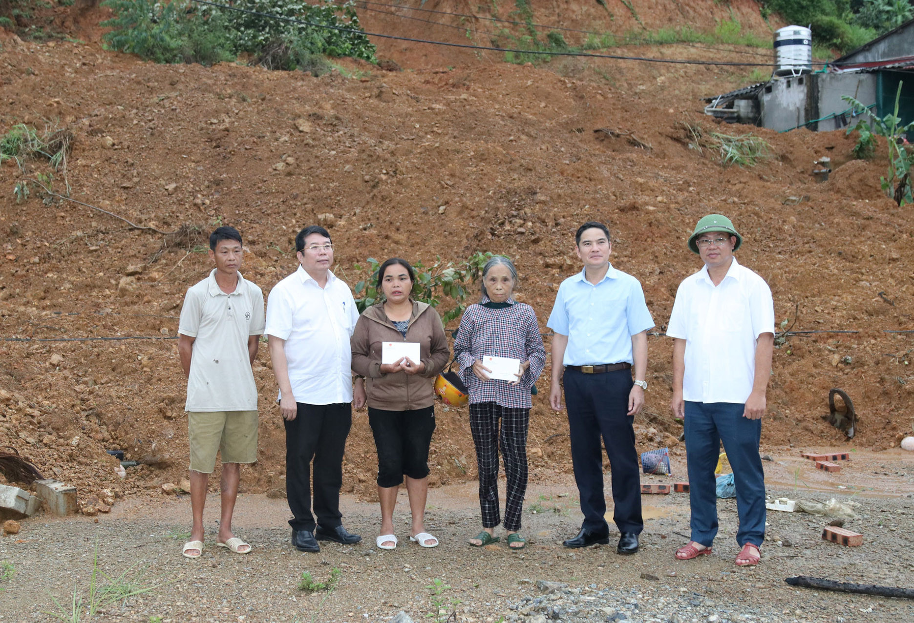 Thúy Hồng ảnh 4.jpg