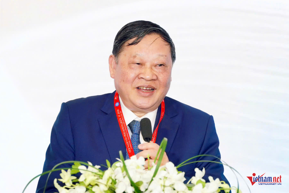 W-Thu truong y te nguyen viet tien.png