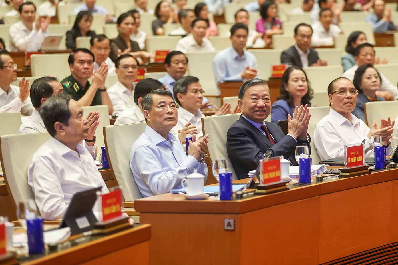 Bộ Chính trị, Ban Bí thư tổ chức hội nghị toàn quốc quán triệt một số nghị quyết