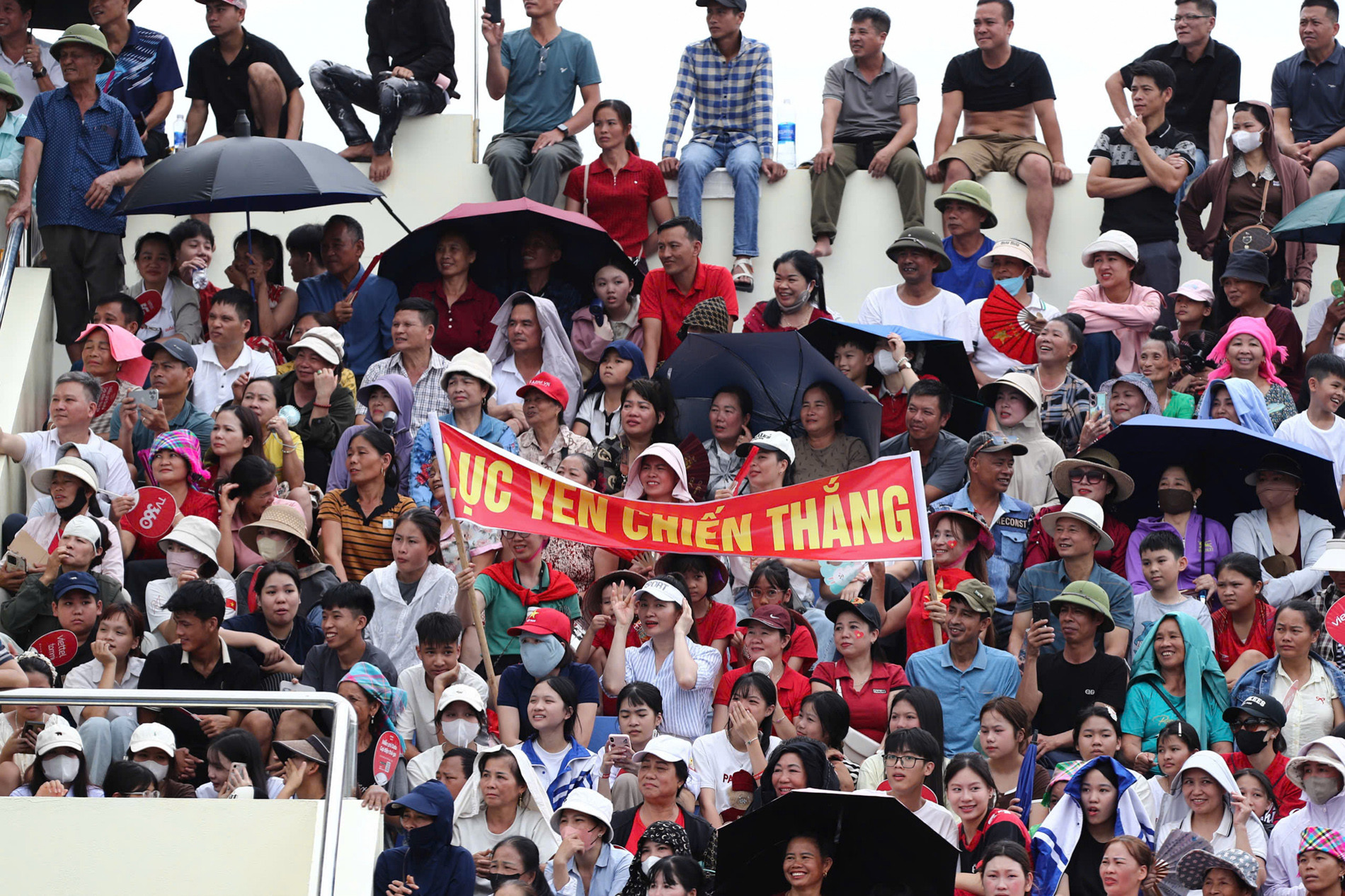 bong da dan toc 12.jpg