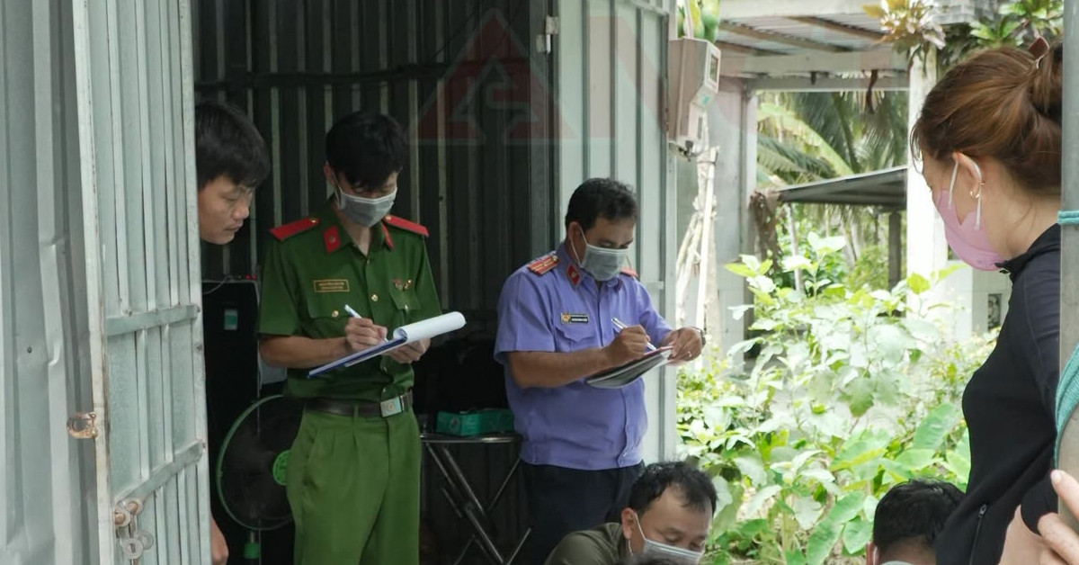 Chồng bóp cổ, đâm vợ tử vong ở Cần Thơ