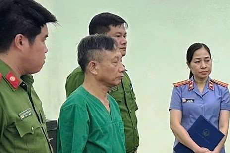 Loạt giám đốc, bác sĩ bị khởi tố, lộ 'mắt xích' ít người ngờ tới