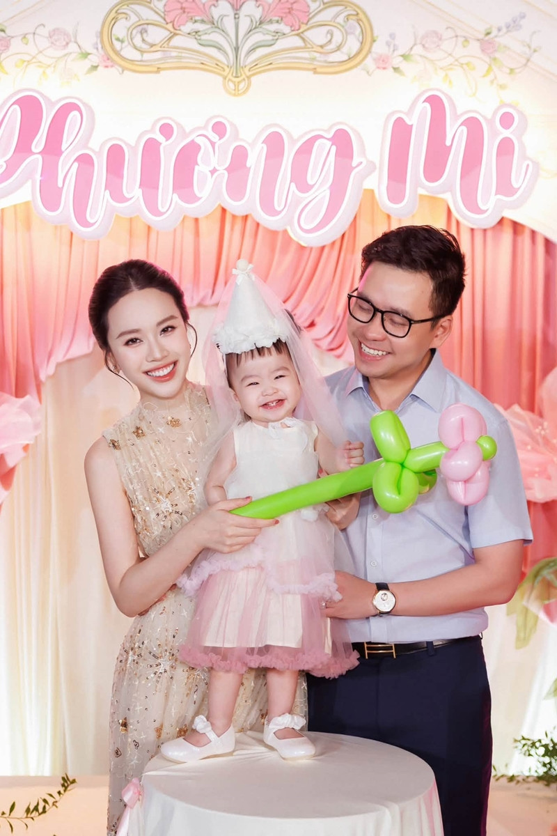 https://static-images.vnncdn.net/vps_images_publish/000001/000003/2026/8/29/mai-phuong-03a-1442.jpg