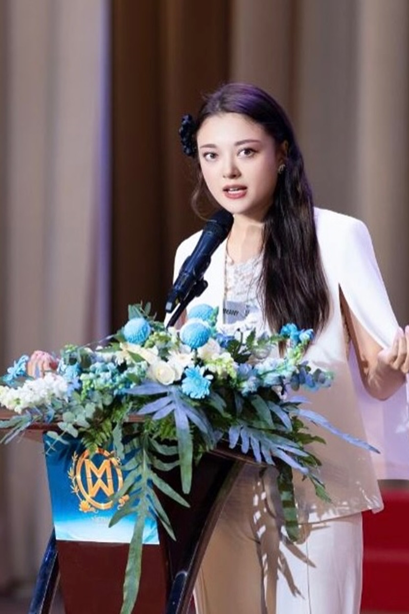 https://static-images.vnncdn.net/vps_images_publish/000001/000003/2026/8/29/miss-world-2002-562.jpg