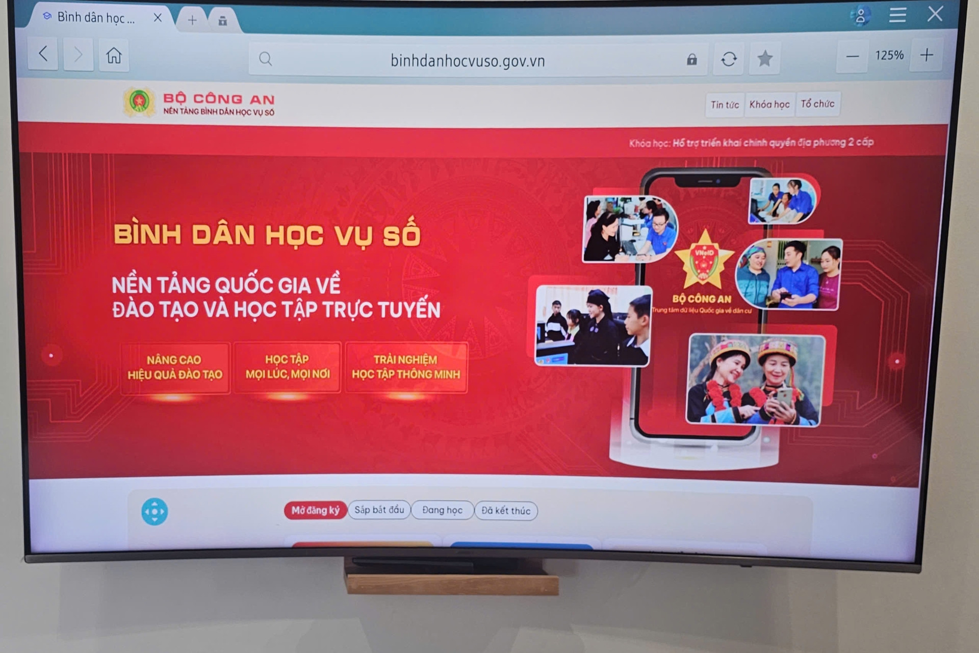 Phổ cập kỹ năng AI cho toàn dân qua các khóa học trực tuyến mở đại trà