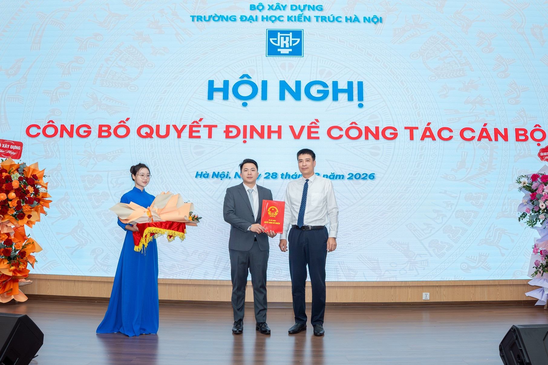 phó hiệu trưởng ảnh trong bài.jpg