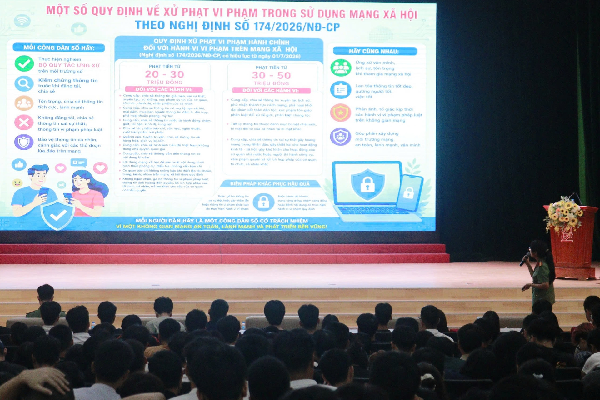 Trang bị kỹ năng an toàn và trách nhiệm trên không gian mạng cho tân sinh viên