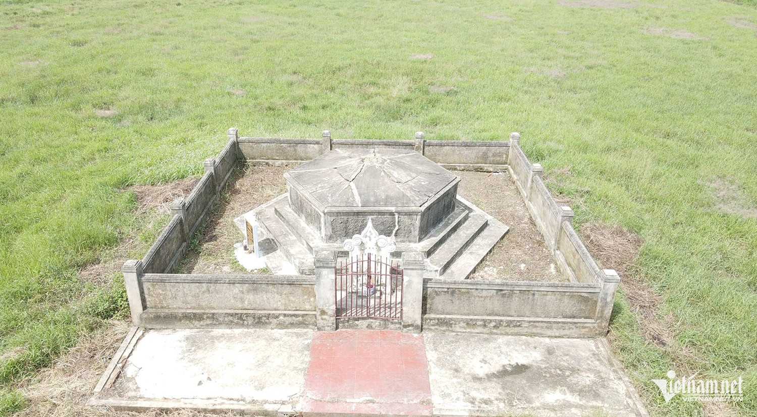 W-mộ tổ.jpg