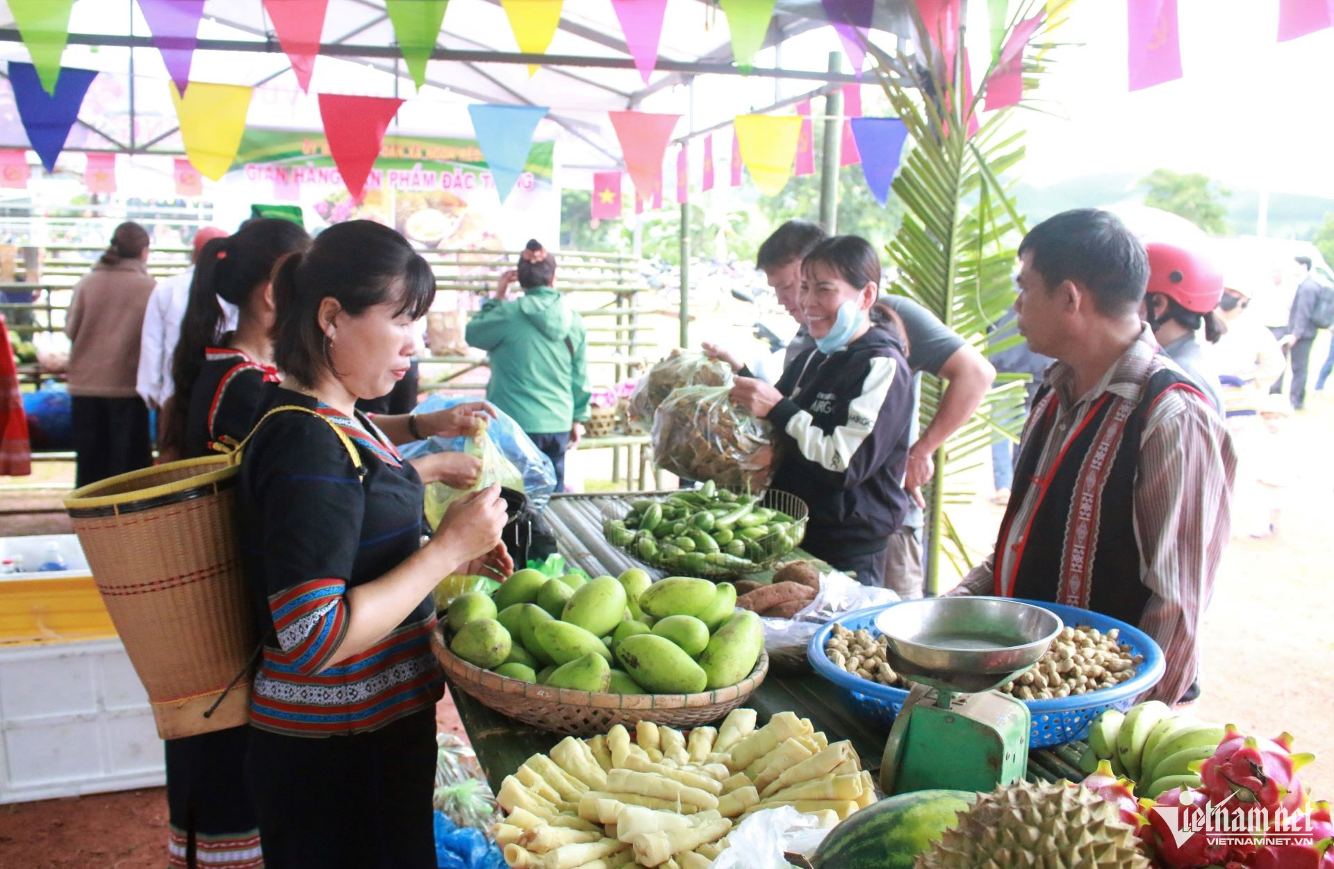 W-ngày hội văn hóa xã ngọc réo 1.jpg