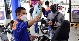 Giá xăng dầu hôm nay 3/8: Dầu thế giới giảm mạnh, trong nước ở mức thấp
