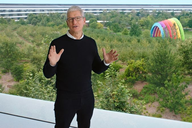 Apple thay đổi thế nào từ khi Tim Cook nối nghiệp Steve Jobs làm CEO?