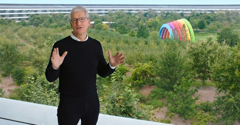 Apple thay đổi thế nào từ khi Tim Cook nối nghiệp Steve Jobs làm CEO?
