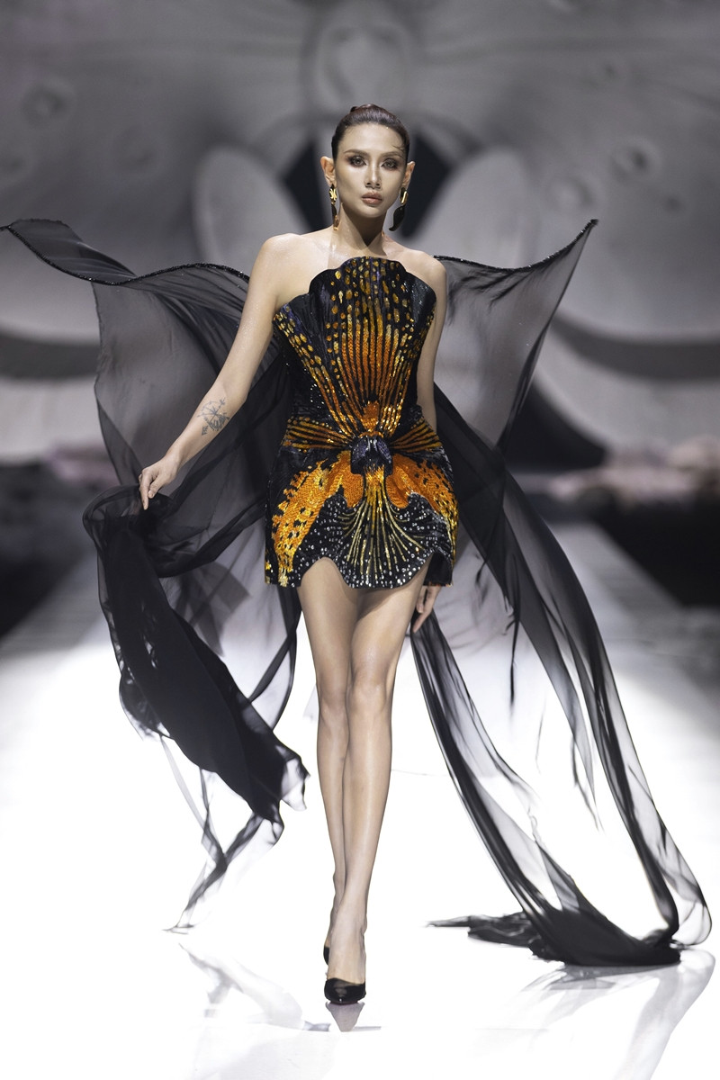 https://static-images.vnncdn.net/vps_images_publish/000001/000003/2026/8/3/fashion-show-004-1065.jpg
