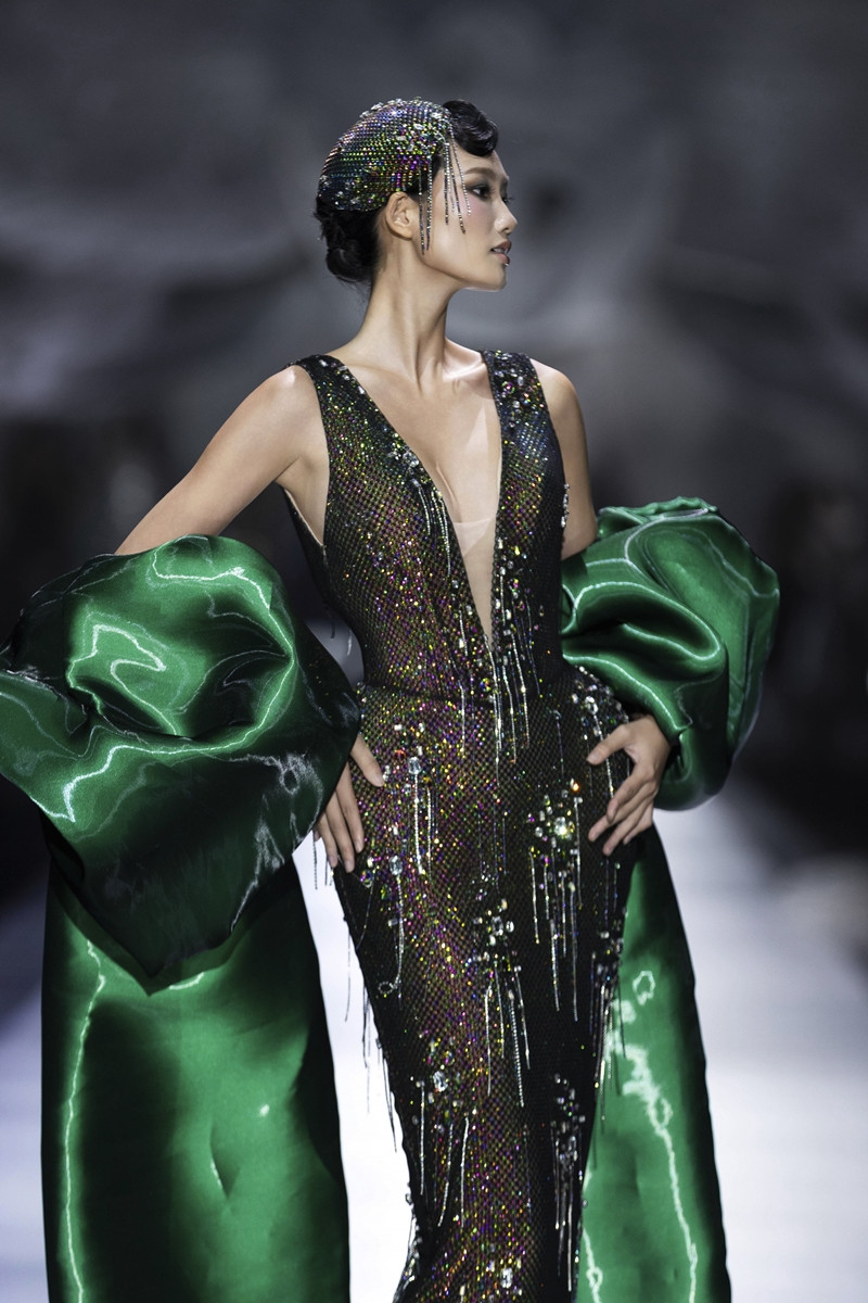 https://static-images.vnncdn.net/vps_images_publish/000001/000003/2026/8/3/fashion-show-2001-1059.jpg
