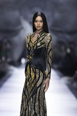 https://static-images.vnncdn.net/vps_images_publish/000001/000003/2026/8/3/fashion-show-4002-1058.jpg