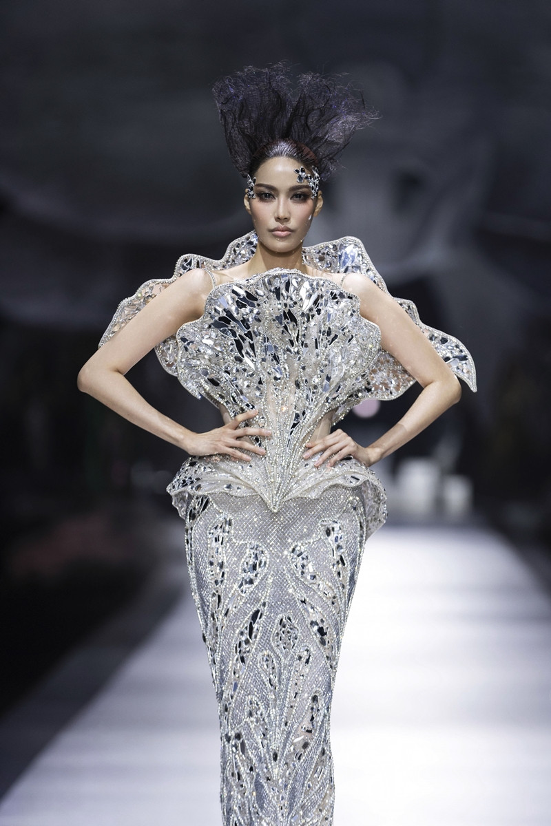 https://static-images.vnncdn.net/vps_images_publish/000001/000003/2026/8/3/fashion-show-4005-1071.jpg