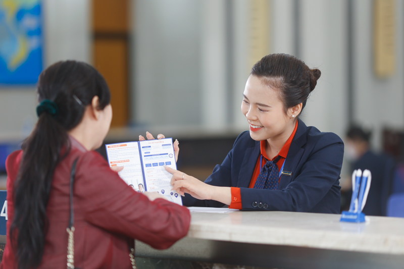 'Cơn lốc' ngân hàng cắt giảm nhân sự, một nhà băng mạnh tay cắt 3.700 người