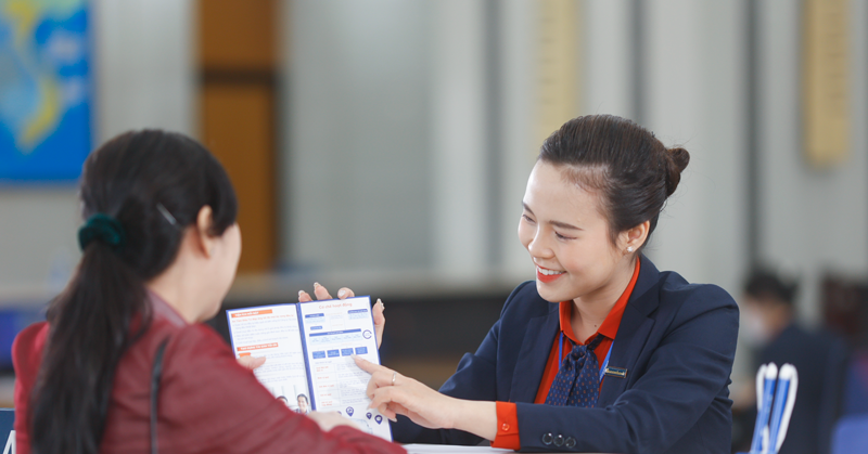 &amp;apos;Cơn lốc&amp;apos; ngân hàng cắt giảm nhân sự, một nhà băng mạnh tay cắt 3.700 người
