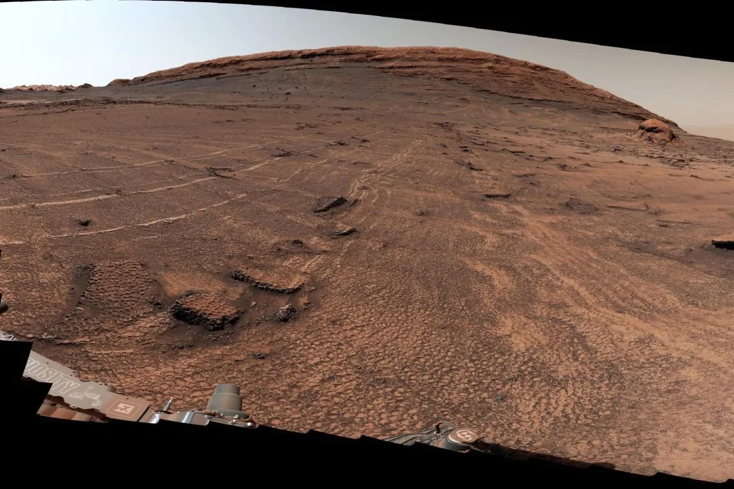 NASA phát hiện ‘biển đa giác’ bí ẩn trên sao Hoả
