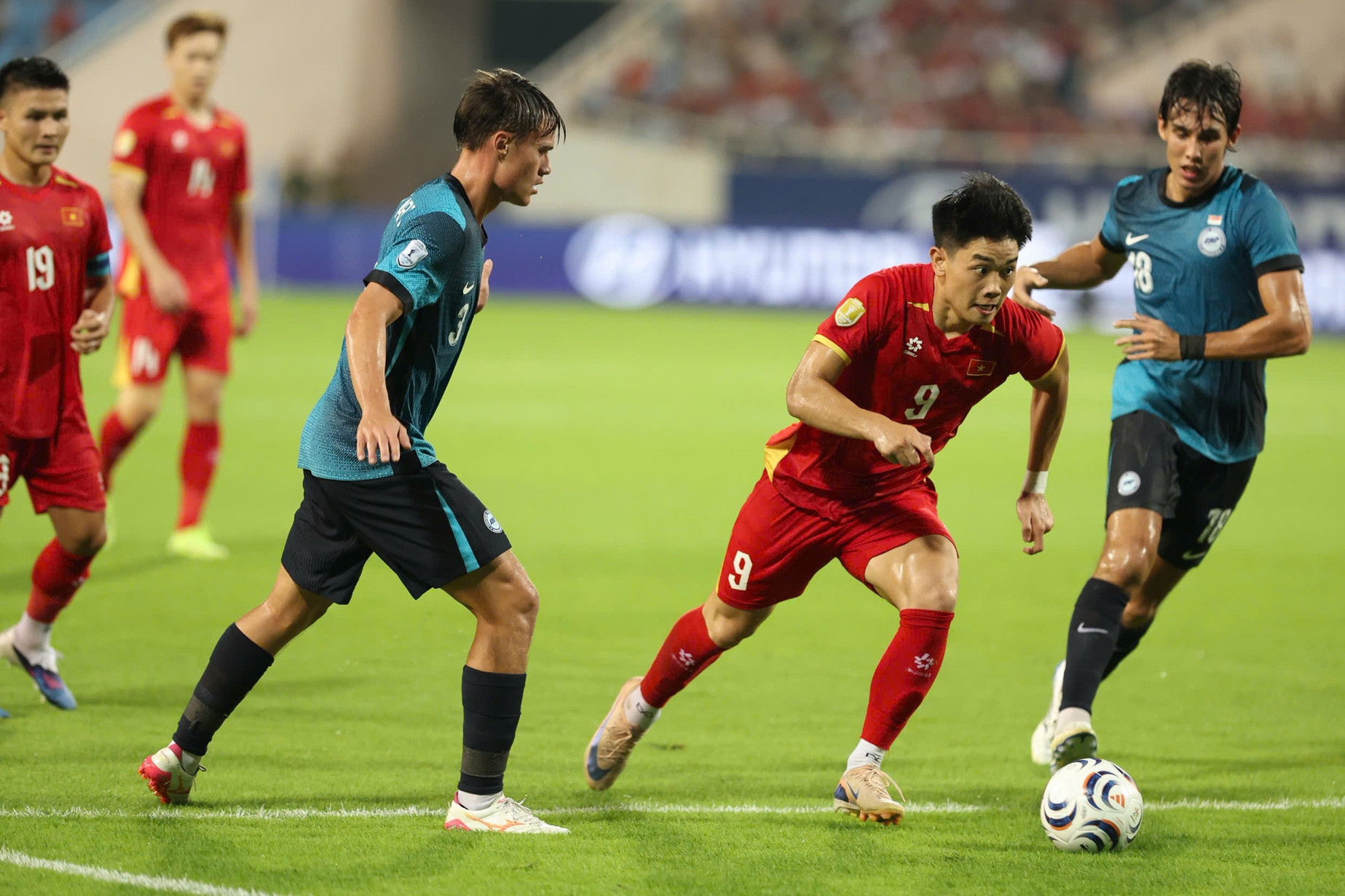 Trực tiếp bóng đá Indonesia vs Việt Nam: Bất ngờ đội hình ra sân