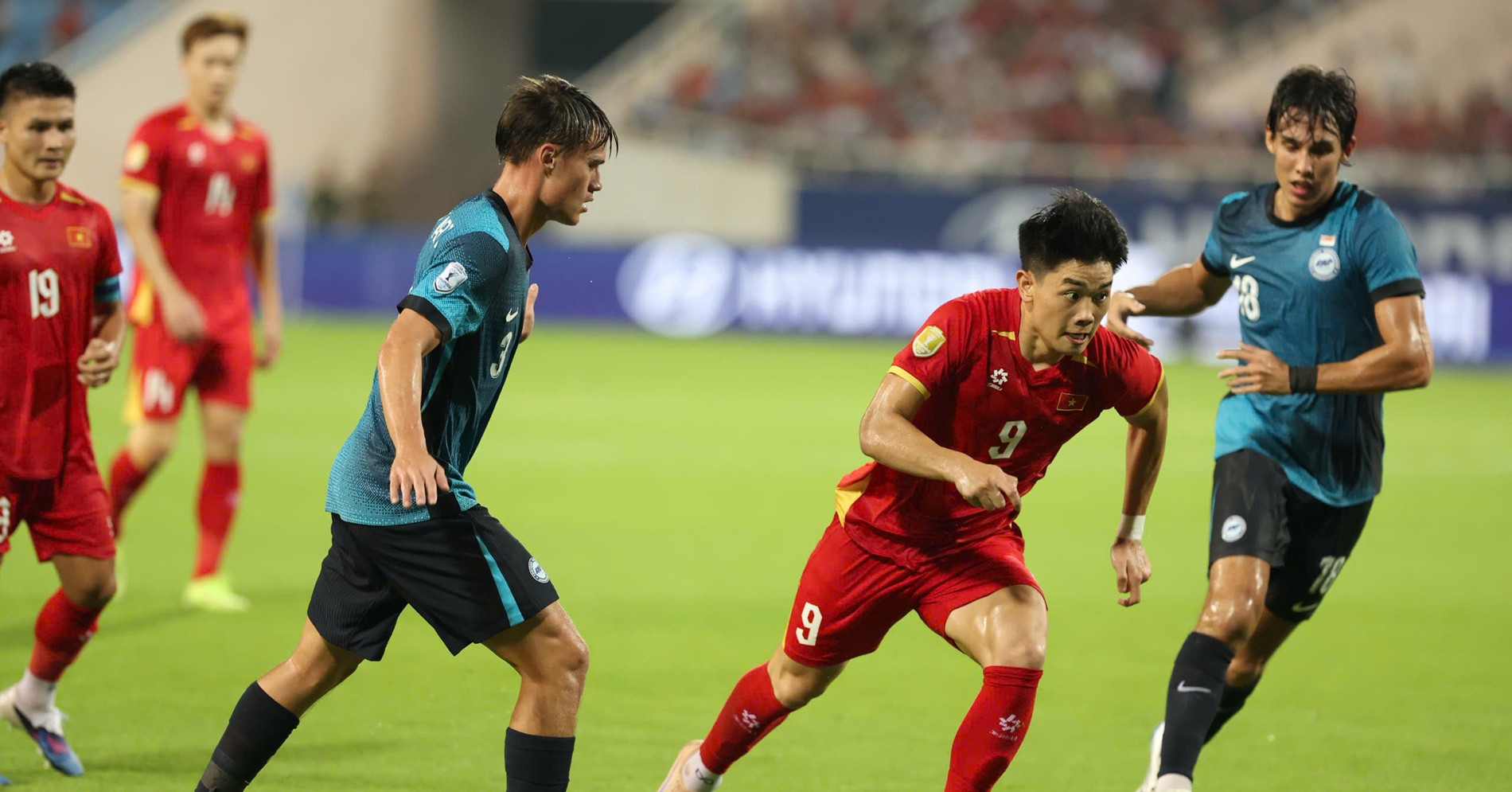 Trực tiếp bóng đá Indonesia vs Việt Nam: Bất ngờ đội hình ra sân
