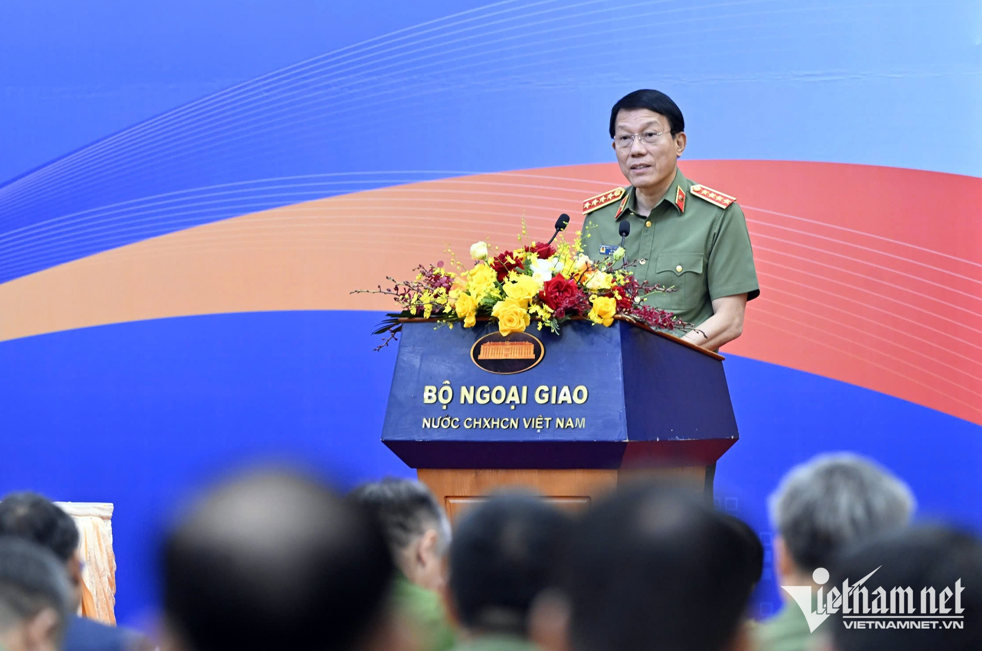 W-Lương Tam Quang.jpg