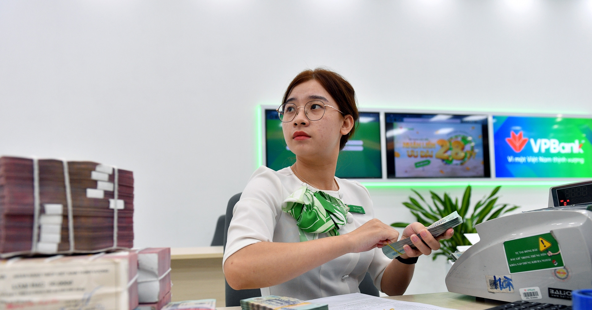 6 ngân hàng nơi mỗi nhân viên kiếm lợi nhuận trên 1 tỷ đồng