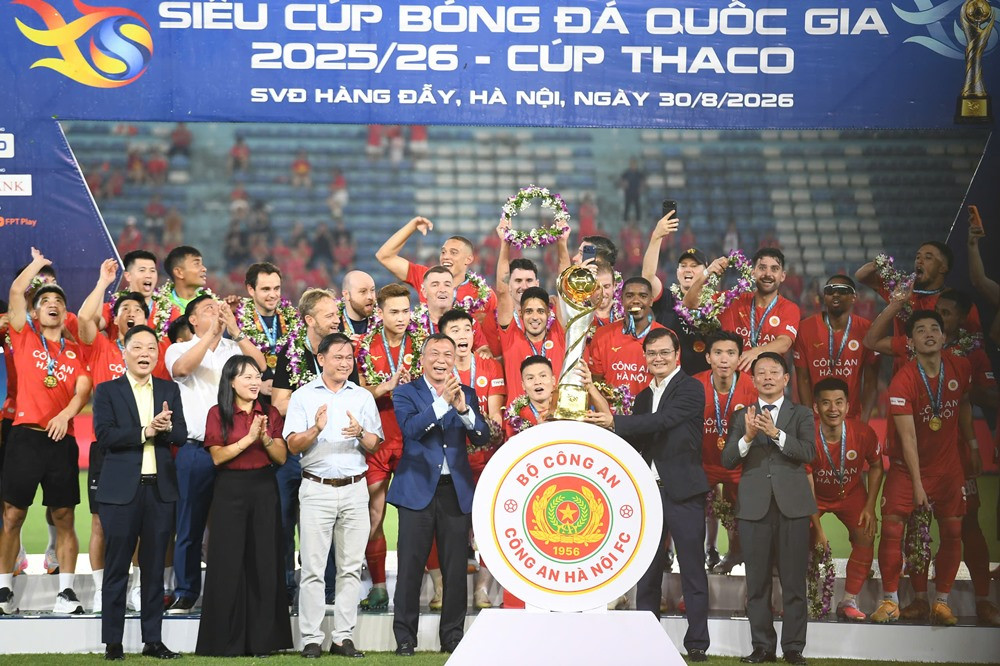 cahn vo dich sieu cup 2.jpg