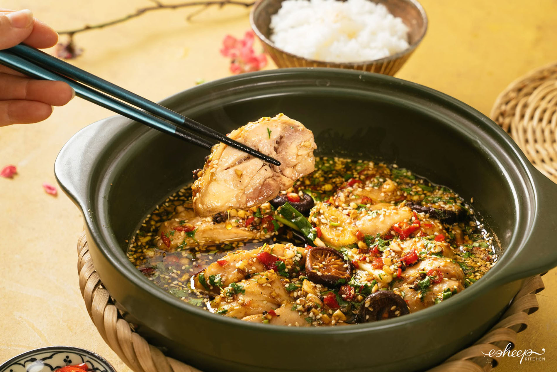 gà hấp nấm.jpg