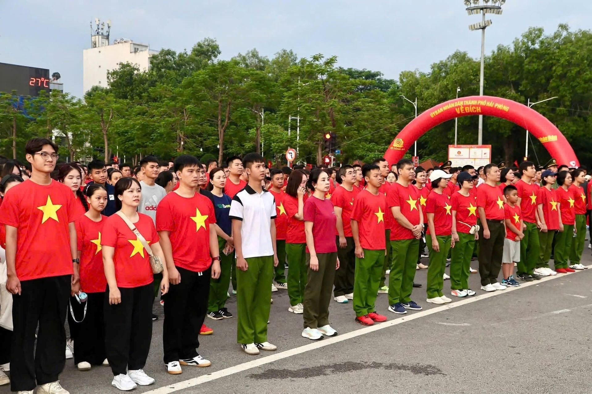 Hải Phòng: Hơn 3.000 người tham gia đi bộ ‘Cùng Việt Nam tiến bước’