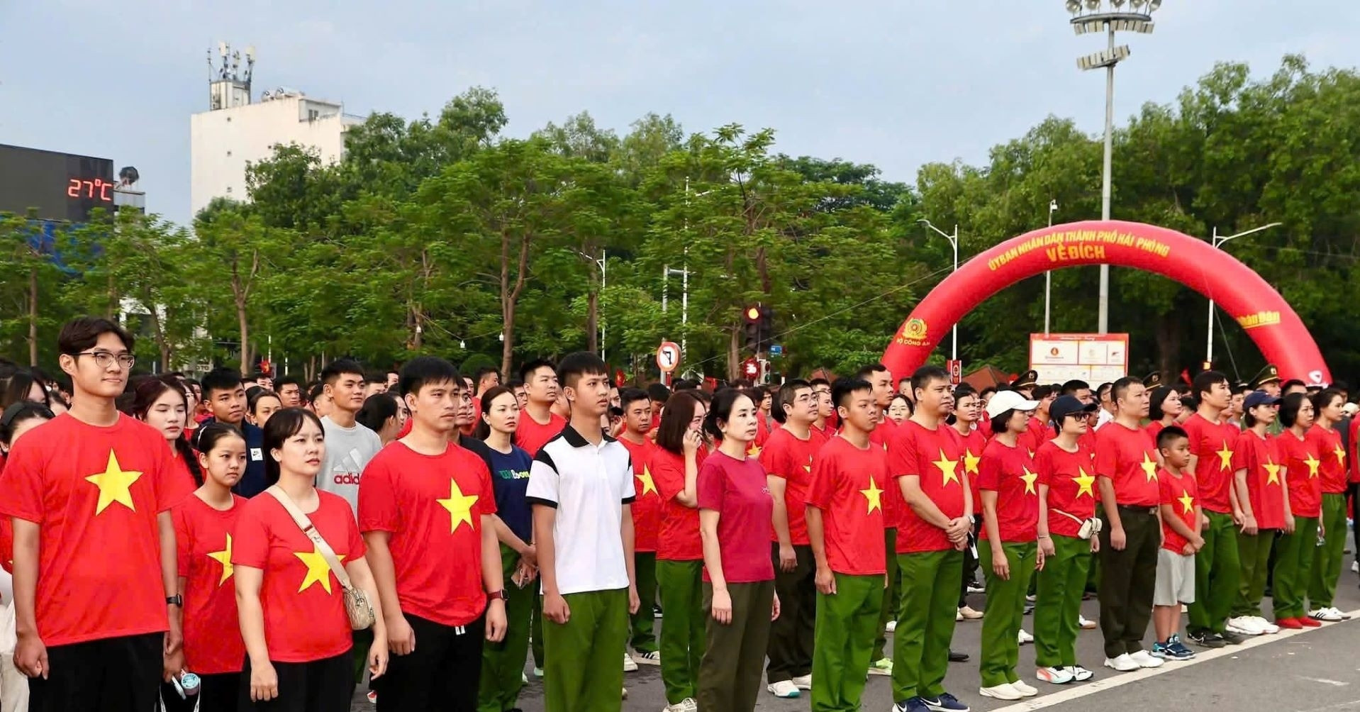 Hải Phòng: Hơn 3.000 người tham gia đi bộ ‘Cùng Việt Nam tiến bước’