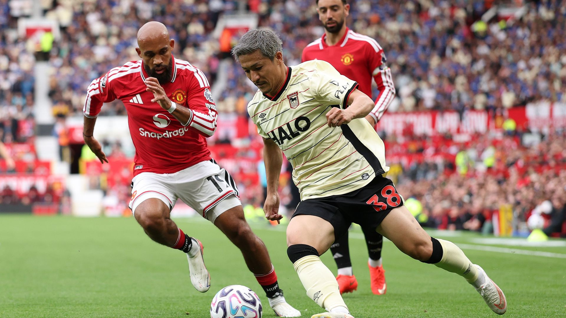 resources_premierleague_pulselive_com 2026 08 30T154643Z_541299901_UP1EM8U17TUHV_RTRMADP_3_SOCCER ENGLAND MUN IPS (1).jpg