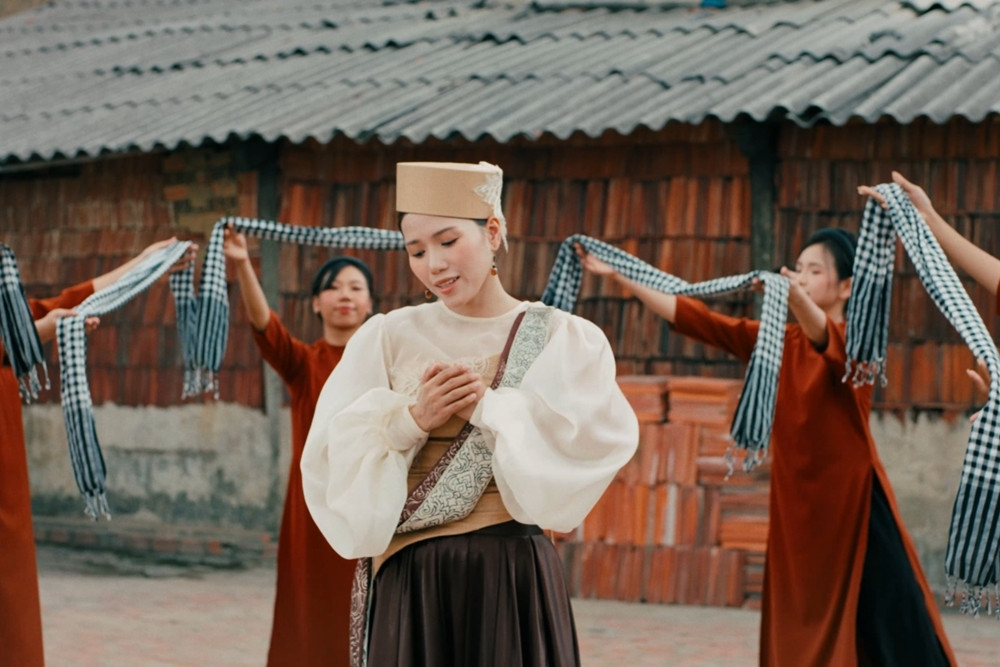 https://static-images.vnncdn.net/vps_images_publish/000001/000003/2026/8/30/thuy-chi-003-248.jpg