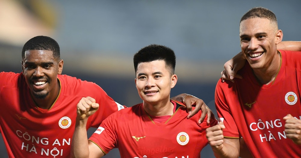 Trực tiếp bóng đá CAHN 5-0 CA TPHCM: Đình Bắc ghi bàn sau khi vào sân