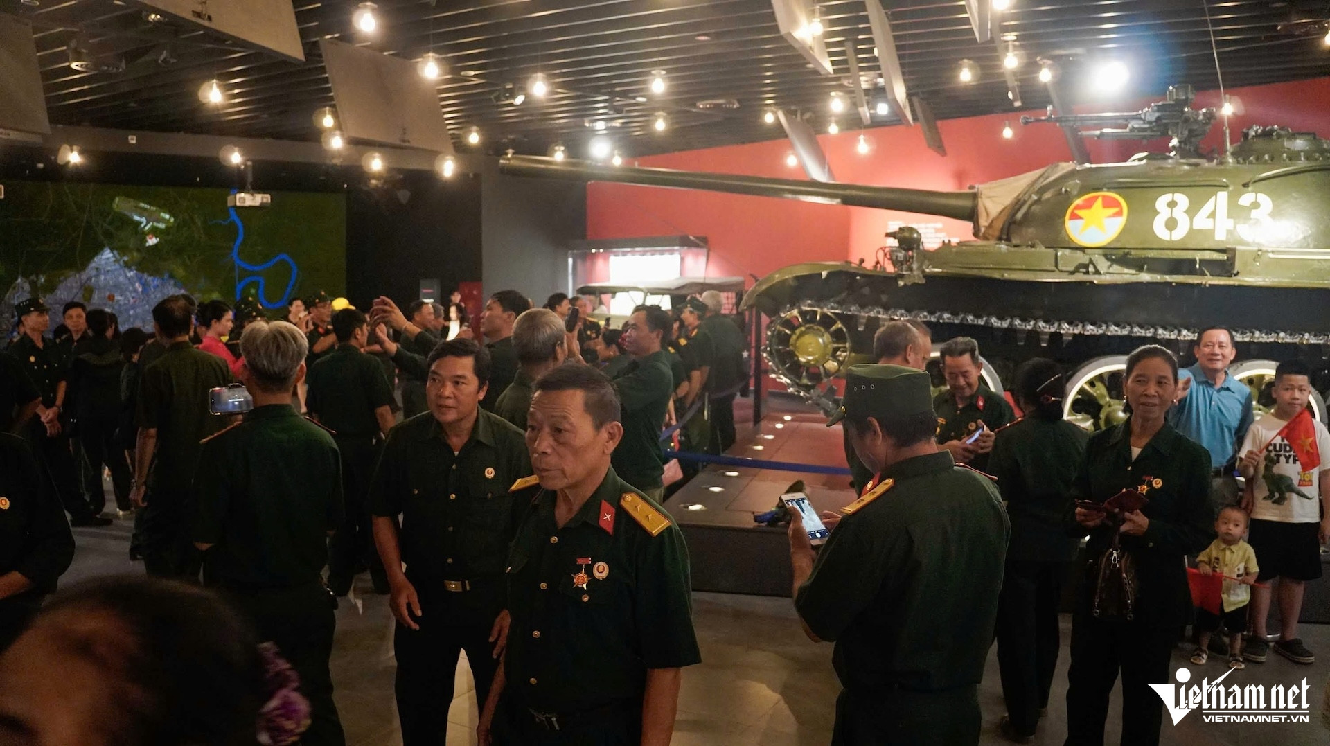 https://static-images.vnncdn.net/vps_images_publish/000001/000003/2026/8/30/w-khu-trong-nha-3-809.jpg
